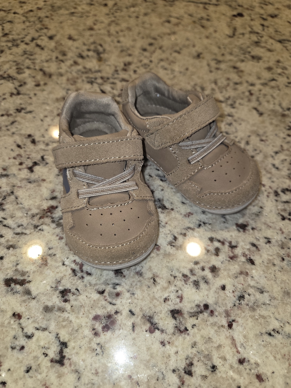 Stride Rite Soft Motion Waverly sneaker Size 4